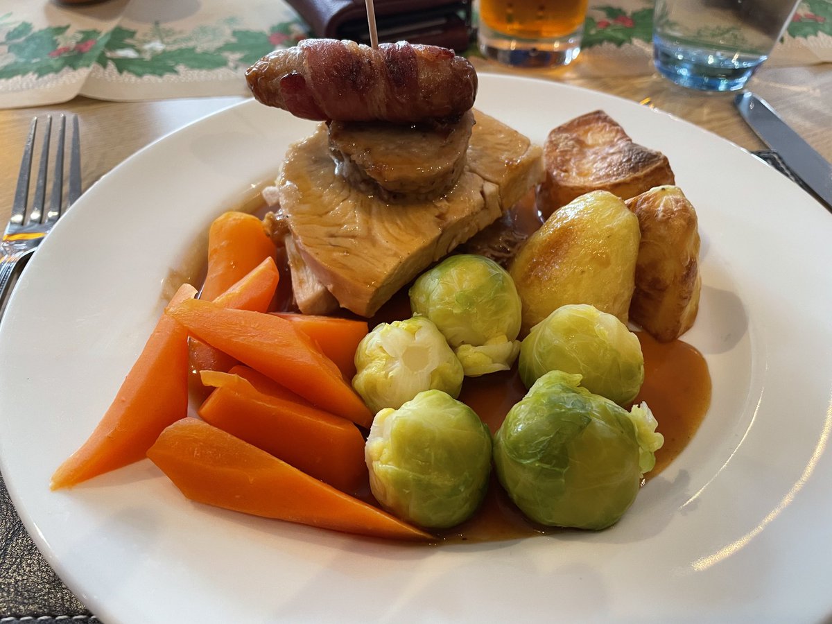 magc_cook's tweet photo. Amazing Christmas lunch ⁦@PerthCollegeUHI⁩, thanks to our fabulous professional chef and hospitality students. Always a pleasure to see our students delivering such high standards #ThinkUHI https://t.co/zGiPuOW2ik