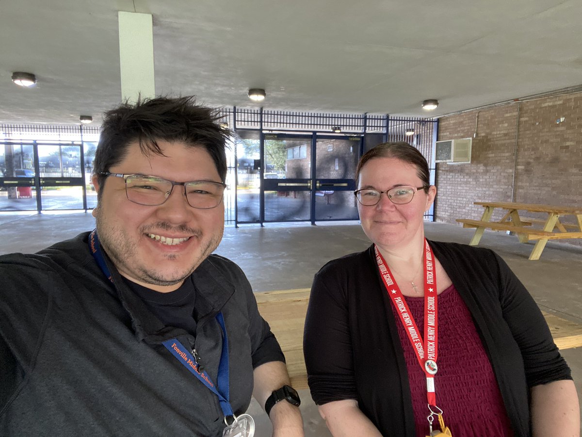 ManuelUmanzor15's tweet image. Had the privilege of observing mentee, @MrsAllenMEd, and her great work at @PatrickHenryMS with the teachers and the @dpvils Immersive Media Lab. Way to go, guys! 😲🤩