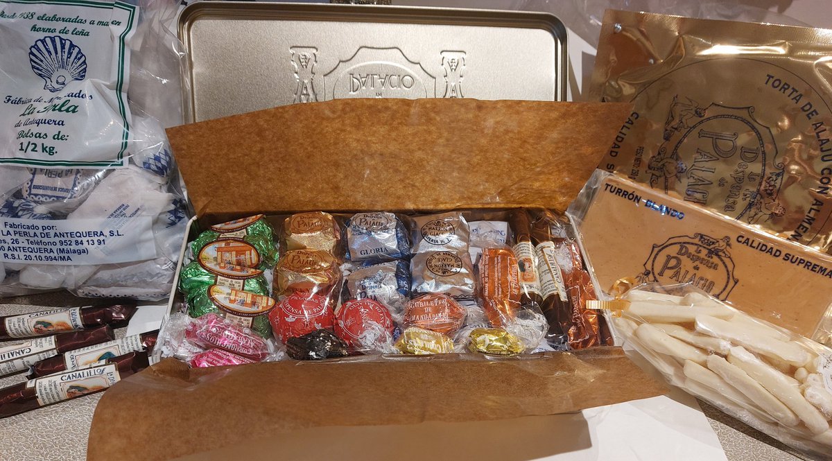 Fran ۞🔻 (@franjl7) on Twitter photo Otro año más he ido a Estepa para llenar la casa de calorías, si pasáis por aquí y sois sibaritas de los dulces navideños, sin duda el mejor sitio y el más recomendable es la <a href="/DespensaPalacio/">La Despensa de Palacio</a>, un espectáculo! Otro año más he ido a Estepa para llenar la casa de calorías, si pasáis por aquí y sois sibaritas de los dulces navideños, sin duda el mejor sitio y el más recomendable es la <a href="/DespensaPalacio/">La Despensa de Palacio</a>, un espectáculo!