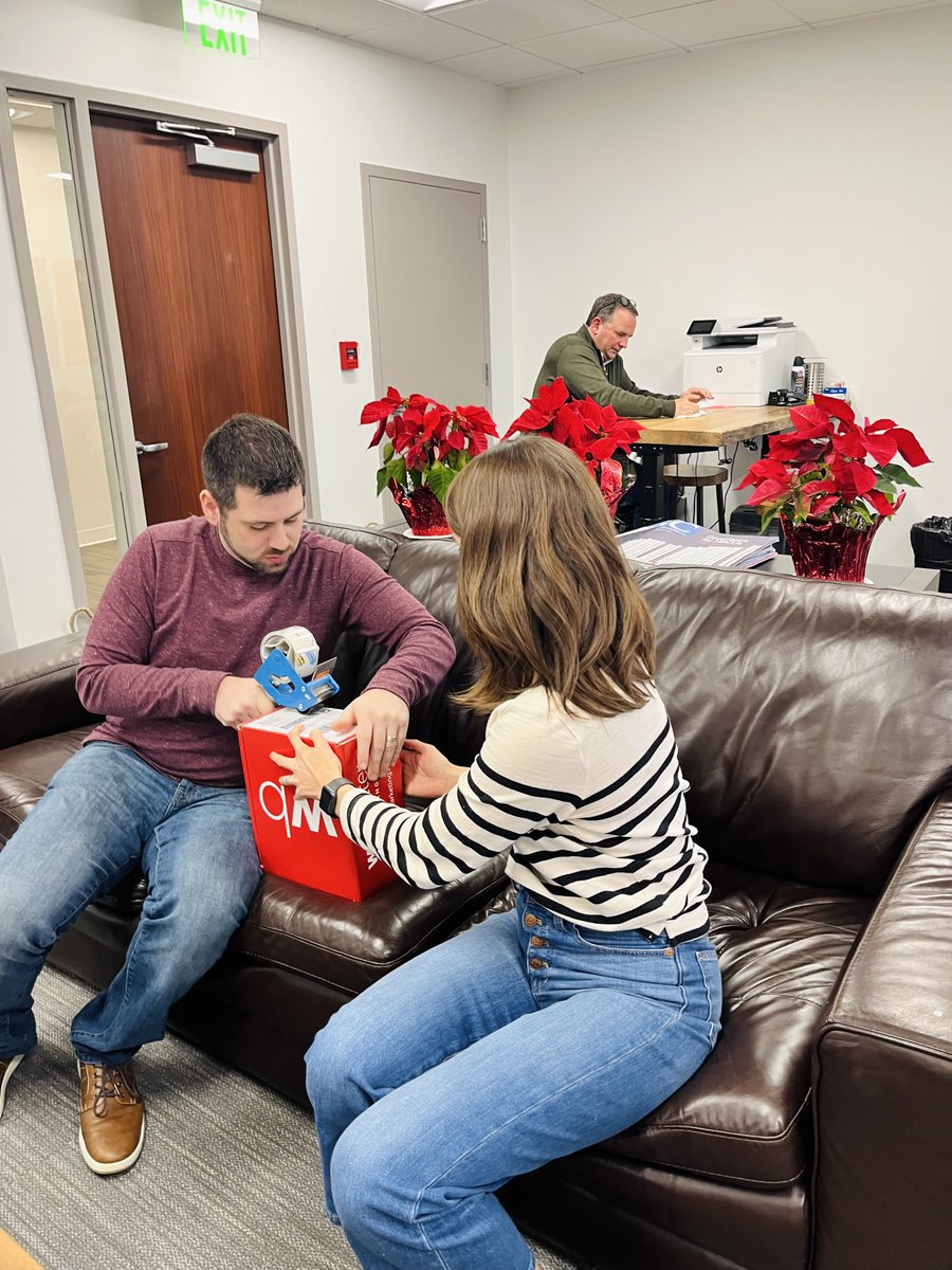 WaybetterMktg's tweet photo. π¨ Waybetter Marketing Partner Alert π¨βThe Waybetter elves are at it again and the 2022 holiday gift is coming your way! π
π π #wbteamlove #wbclientpride #tistheseason https://t.co/Dh09OseH1p