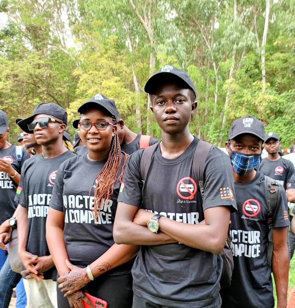 OAzimatou's tweet photo. Les jeunes engagés pour la lutte contre l'excision ❌ et les mutilations génitales féminines ❌

@DJIGUEMDEWendp1 @paulinive @UNFPABF

#StopMGF https://t.co/yhCIEfrhL1