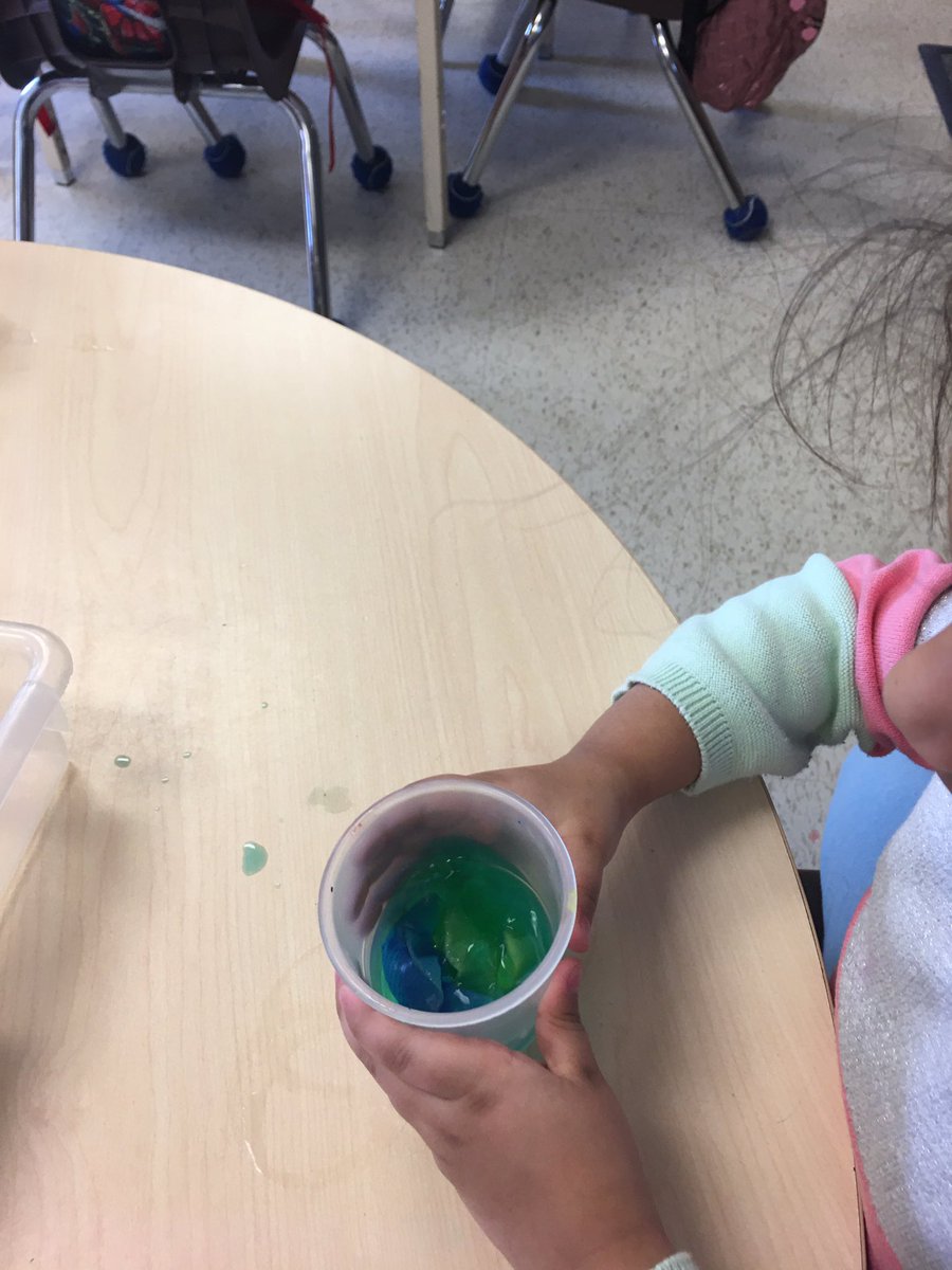 K1Fairlawn's tweet photo. Colour Magic is happening in K-1. We mixed Blue and Yellow colours and look what new colour we made. https://t.co/XYgYjY0wyc