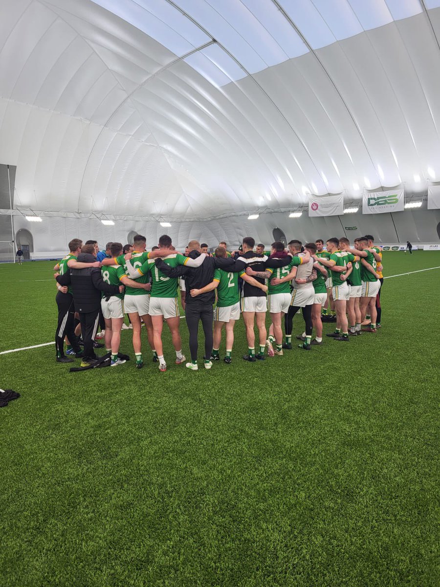 DFgaelic's tweet image. A great finish to an unbeaten year against An Garda Siochana today in NUIG Connacht GAA Air Dome @defenceforces  3-11 @gardainfo 0-10 #team #bandofbrothers #moraleandespritdecorps #bemore
