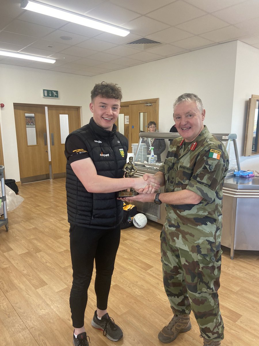 DFgaelic's tweet image. A great finish to an unbeaten year against An Garda Siochana today in NUIG Connacht GAA Air Dome @defenceforces  3-11 @gardainfo 0-10 #team #bandofbrothers #moraleandespritdecorps #bemore