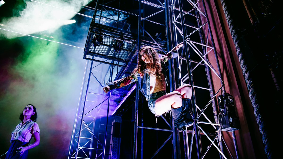 AlmostFamousBwy's tweet photo. The joy, the love, and the rock 'n roll every single night. What's your favorite moment from your night at the Jacobs? #almostfamousbwy #almostfamous #broadway
Photos: @vnina https://t.co/1TiirQJhsL