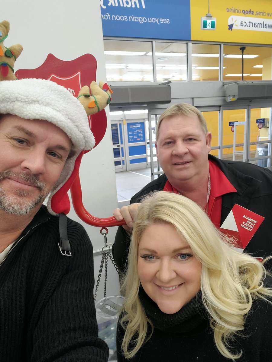 lstartweets's tweet photo. More of our St Thomas members representing! Stop by and say hi! #LSTAR #REALTORS #London #StThomas #SalvationArmy #ChristmasKettles #KettleDrive https://t.co/8k6ytubNUM