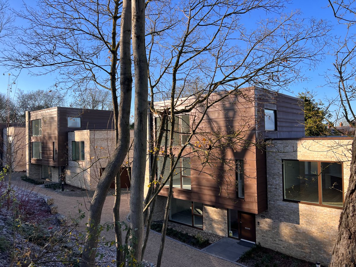 Nice to see our scheme for several contemporary dwellings on Lime Kiln Road, Cambridge (built in a former quarry) finally complete.

<a href="/vmzinc/">vmzinc-us</a> @velfac @carterjonas #dwelling