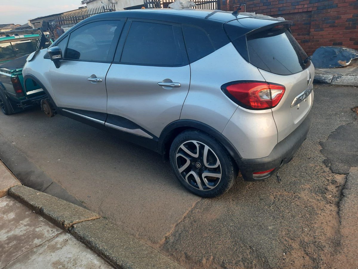 SparesRenault's tweet photo. 🚨🚨2017 Renault Capture stripping for spares 🚨🚨
in klipspruit soweto

Call 083 347 5915 for more information about all Renault spares 

(065 163 7723) WhatsApp number 

#RenaultAustral 
#Renault #capture #strippingforspares
#Renaultcapture https://t.co/lcYa79IKI1