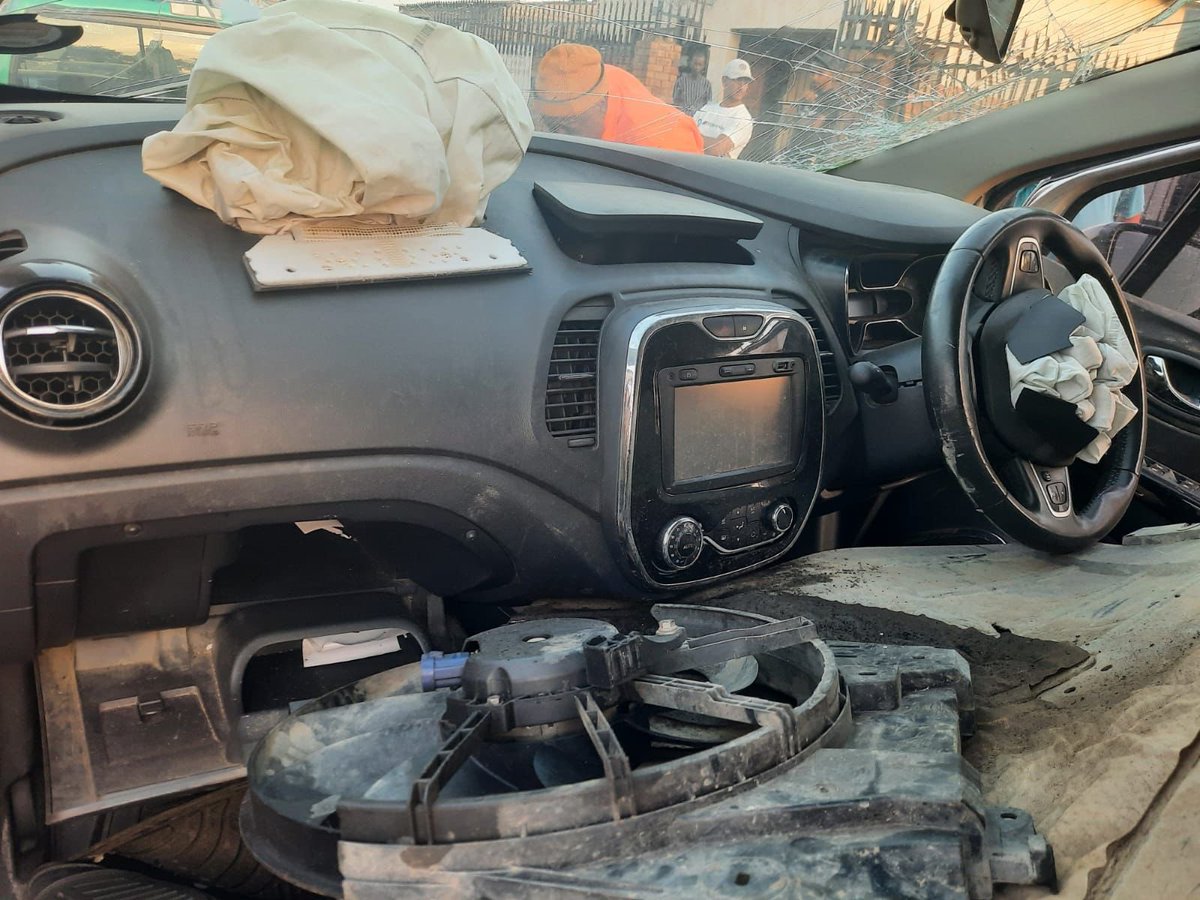 SparesRenault's tweet photo. 🚨🚨2017 Renault Capture stripping for spares 🚨🚨
in klipspruit soweto

Call 083 347 5915 for more information about all Renault spares 

(065 163 7723) WhatsApp number 

#RenaultAustral 
#Renault #capture #strippingforspares
#Renaultcapture https://t.co/lcYa79IKI1