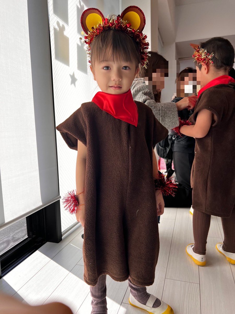 tatsuki12_02's tweet photo. イッチバ���可愛かったよ😊
ピースが必ず片手3本スタイル
熊さん役でした🧸 https://t.co/ZucIHT1vaP