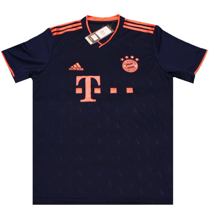 FootballshirtsJ's tweet photo. 🚨Bayern Munich GIVEAWAY🚨 

We’re giving away a Bayern Munich Football Shirt (BNWT) to a lucky winner! (S-L)

Rules are easy:

1. Retweet this Tweet
2. Follow @FootballshirtsJ 

Good luck to everyone and hope you’re having a good day!

#BayernMunich
#Giveaway
#Footballshirts https://t.co/9ZFb0Nl1rk