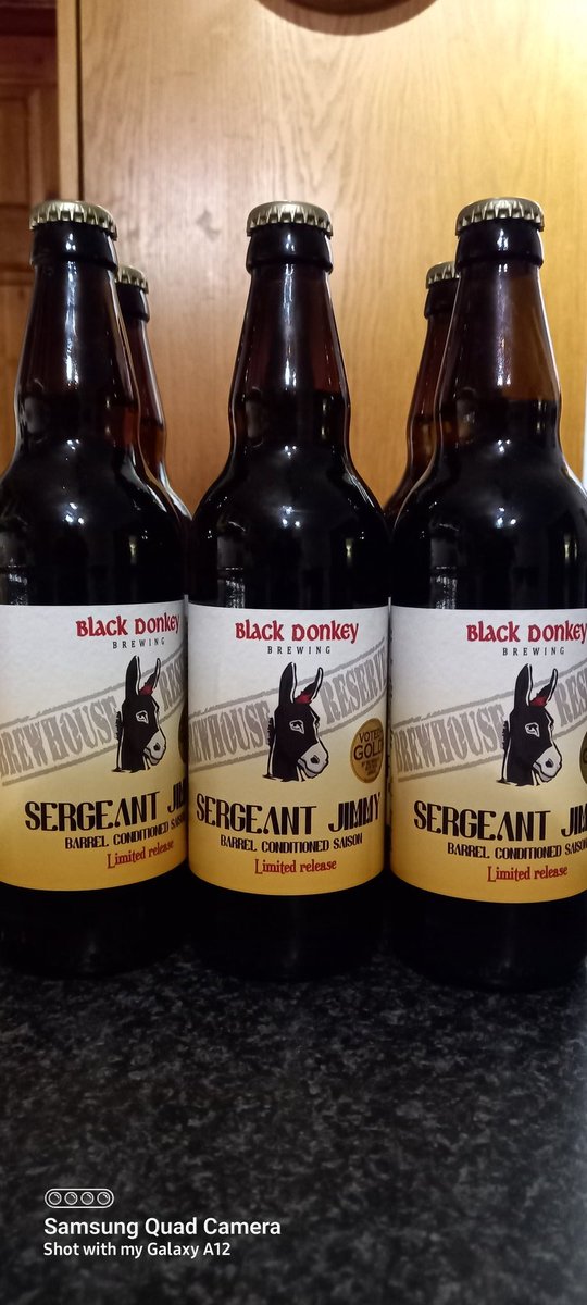 craig1scotty's tweet photo. 6 bottles of the new #SergeantJimmy from @BlackDonkeyBeer tomorrow just to keep the bones warm 😄🍻 #DrinkIrish #supportcraftbeer #craftbeer 7.7% https://t.co/muGgPvcUcO