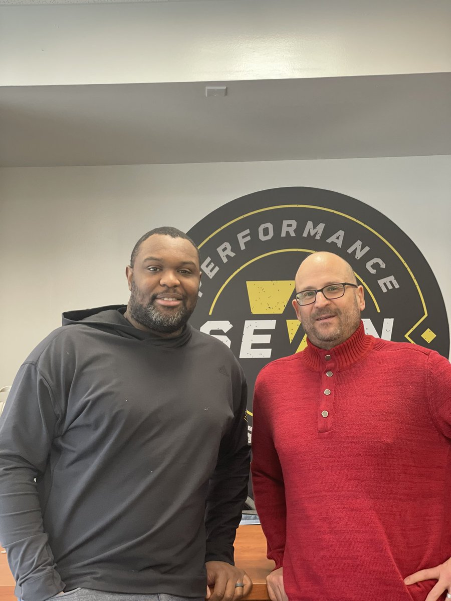 PHD87783030's tweet photo. @bellezy7 @HCEdmonton_JPHL Thanks for having me out to deliver the PHD Junior Hockey Seminar! #hcedmonton #sevenperformance https://t.co/Jvg3FxeXMH