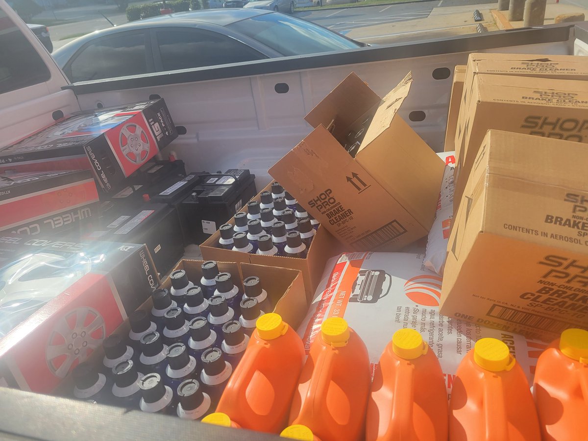 Just another day on the job fueled by <a href="/DrinkFreshenUp/">Freshen Up Energy</a> #CommericalDeliveryLife #Autozone