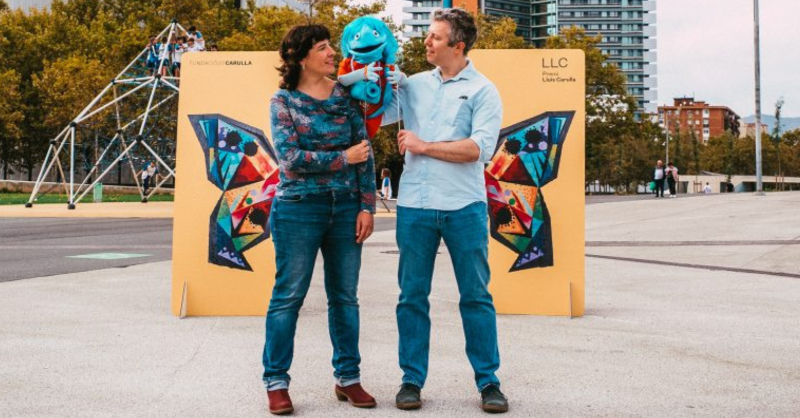 FundacioCarulla's tweet photo. “Treballem l’educació digital amb titelles” 🦋 Lupe Capell i Jimmy Guiu, responsables de la productora audiovisual @xindogu, presenten ‘https://t.co/2ola7mCbwa’, idea finalista al #PremiLluísCarulla2022.

Afavorir una bona #educació #digital. 👏🏻🎥 Descobriu com 👇🏻