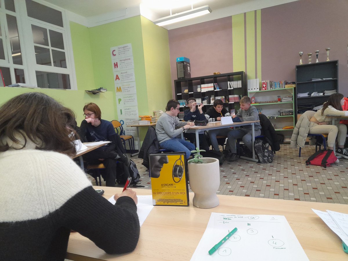 Premier rendez-vous collectif pour les 3e du <a href="/clgBouligny/">Collège de Bouligny</a> participant au projet ELOQUENCE ! Premier débat, premiers plaisirs dans l'art oratoire lors de l'analyse du film Le discours d'un roi. <a href="/CDI_bouligny/">C.D.I collège de Bouligny</a> <a href="/AS_clgBouligny/">AS BOULIGNY 🦊</a> #eloquence