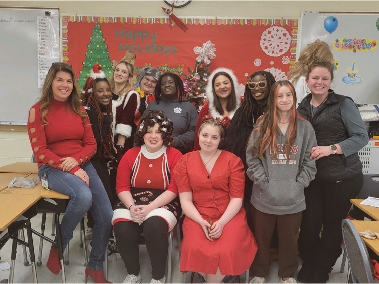 CCTC_CCPS's tweet photo. CCTC loves projects helping the Caroline County community and Greensboro’s yearly Whoville event just got support from more of our programs. Cosmetology students joined in on the fun!
#CCTCGrows https://t.co/sNBJKiNRc8