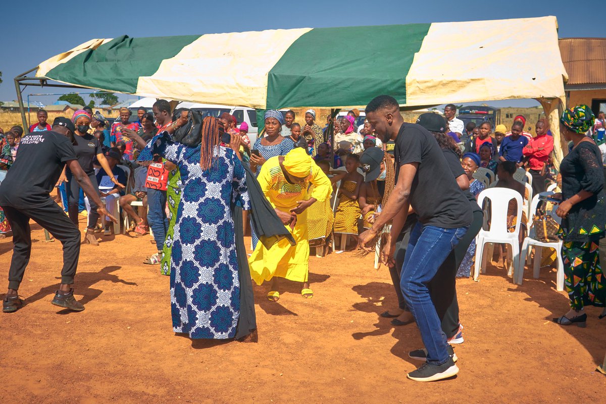 KDSG_KIF's tweet photo. Kaduna State Facility Management Agency (@Kadfama2) and other donors. (7/7)
#KashimIbrahimFellowship #KIF #KIFCSW #CommunityService #Development #Leadership #KDSG #KadunaStateGovernment https://t.co/ep7mrWorLd