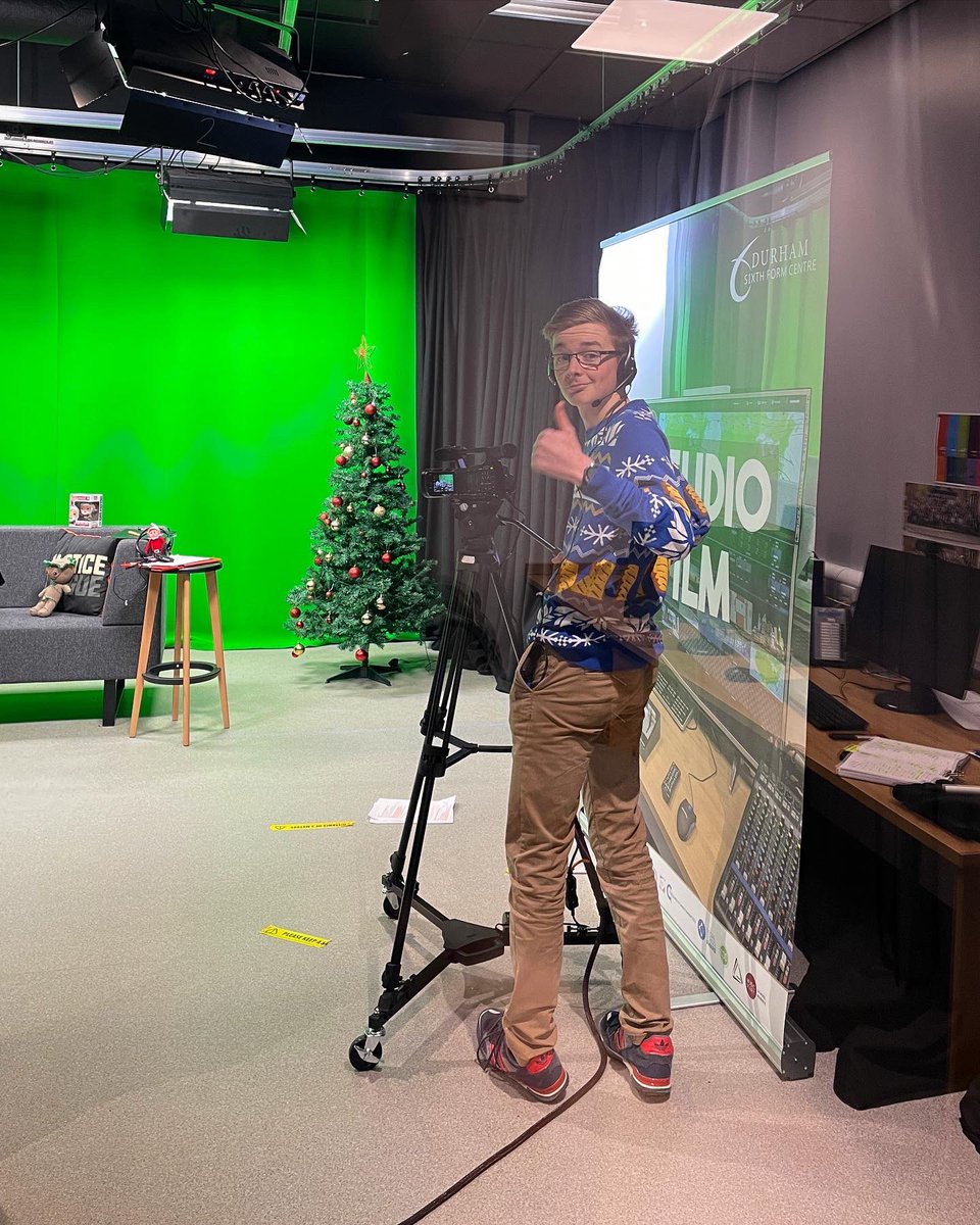 gary_rose's tweet photo. Filming the #Christmas episode and the last episode of the year!
#CDMPTV #TVStudioClub #DSFCTVStudioClub
#BTEC @pearsonbtec #BTECCDMP #multicam #multicamera #Tricaster #tvstudio #NewTek https://t.co/xwMcIgDKuP