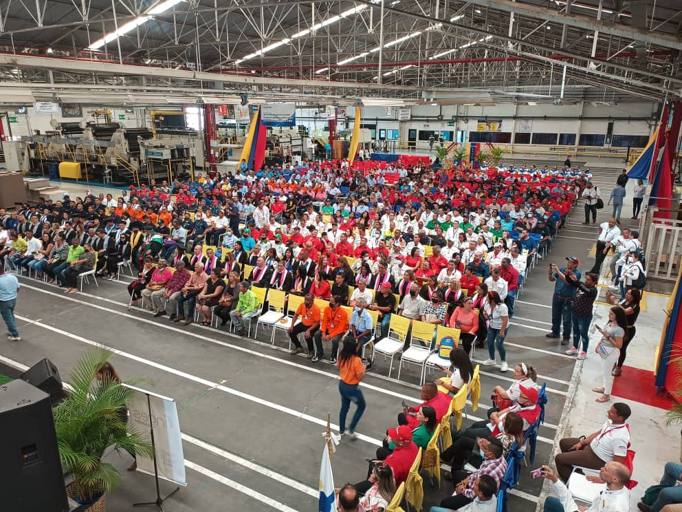 Con Mucho Orgullo Ayer 07/12/22 se llevó a cabo la Graduación Conjunta de la clase Obrera en Carabobo, dónde más de 25 Delegados de Prevención recibieron su Certificado de los Diplomados en Dirigencia Laboral y el de Sistemas de Seguridad y Salud Laboral <a href="/Inpsasel_vzla/">Inpsasel_vzla</a>