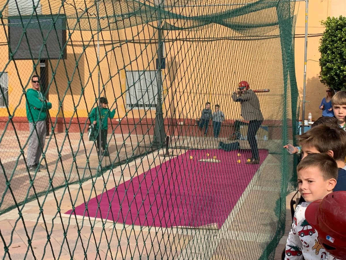 ⚾ TÚNEL DE BATEO FIESTAS DE LA PURÍSIMA EL LLANO DE MOLINA ⚾

Fantástico día con todos nuestros amigos y vecinos de <a href="/El_llanoMolina/">El Llano de Molina</a> donde pequeños y mayores han podido probar y disfrutar nuestro deporte, el béisbol. Muchísimas gracias por la gran acogida.⚾⚾⚾