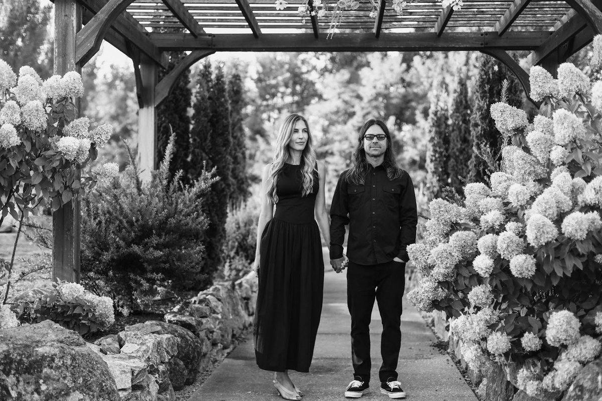 ryanries_'s tweet image. After years of praying and waiting God finally showed me my wife, so I closed the deal and here we are 9 years later living the dream! Happy Anniversary Crystal Ries!