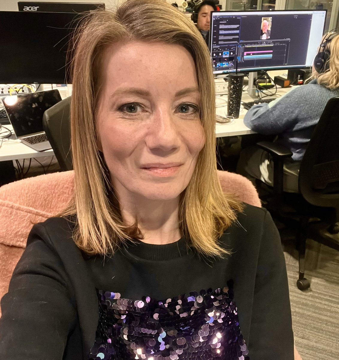 Thursday sequins <a href="/TimesRadio/">Times Radio</a>:

8.05pm <a href="/jenniebond1/">Jennie Bond</a> #HarryandMeghan📺
8.15pm Tim Dunn &amp; <a href="/RaddSeiger/">Radd Seiger</a>
8.25pm <a href="/ramitanavai/">Ramita Navai</a> Iran execution🇮🇷
8.35pm <a href="/lilyjoproject/">L I L Y - J O [OFFICIAL]</a> children’s mental health🧠
8.50pm <a href="/AnnaTemkin/">Anna Temkin</a> TTT🗞️
9.05pm <a href="/Seunspeakss/">Seun</a> <a href="/edvaizey/">Lord Ed Vaizey</a>🗣
9.35pm <a href="/iandstone/">Ian Stone ON TOUR 2024</a>⚽️
9.50pm <a href="/conanNBCLA/">Conan Nolan</a>