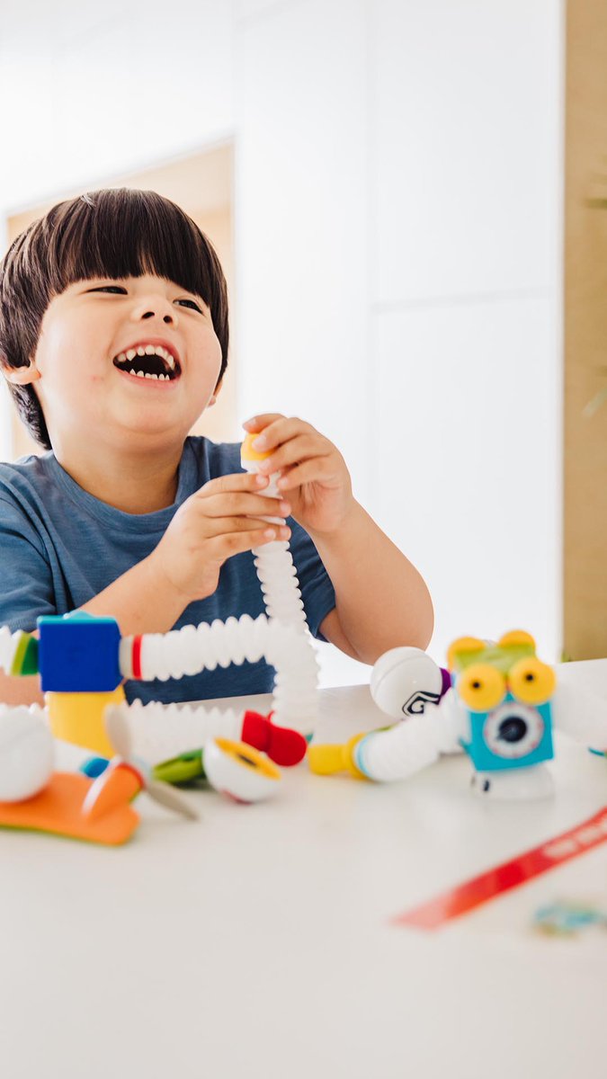 SmartMaxUSA's tweet photo. Ready to prepare for the holidays? We have an amazing selection of engaging games for kids. With SmartMax, you can guarantee hours of fun with your family. So grab a few games, invite your friends, and spend some time together.
#SmartMax #Holidays #FamilyTime https://t.co/EIWAXgSKiY