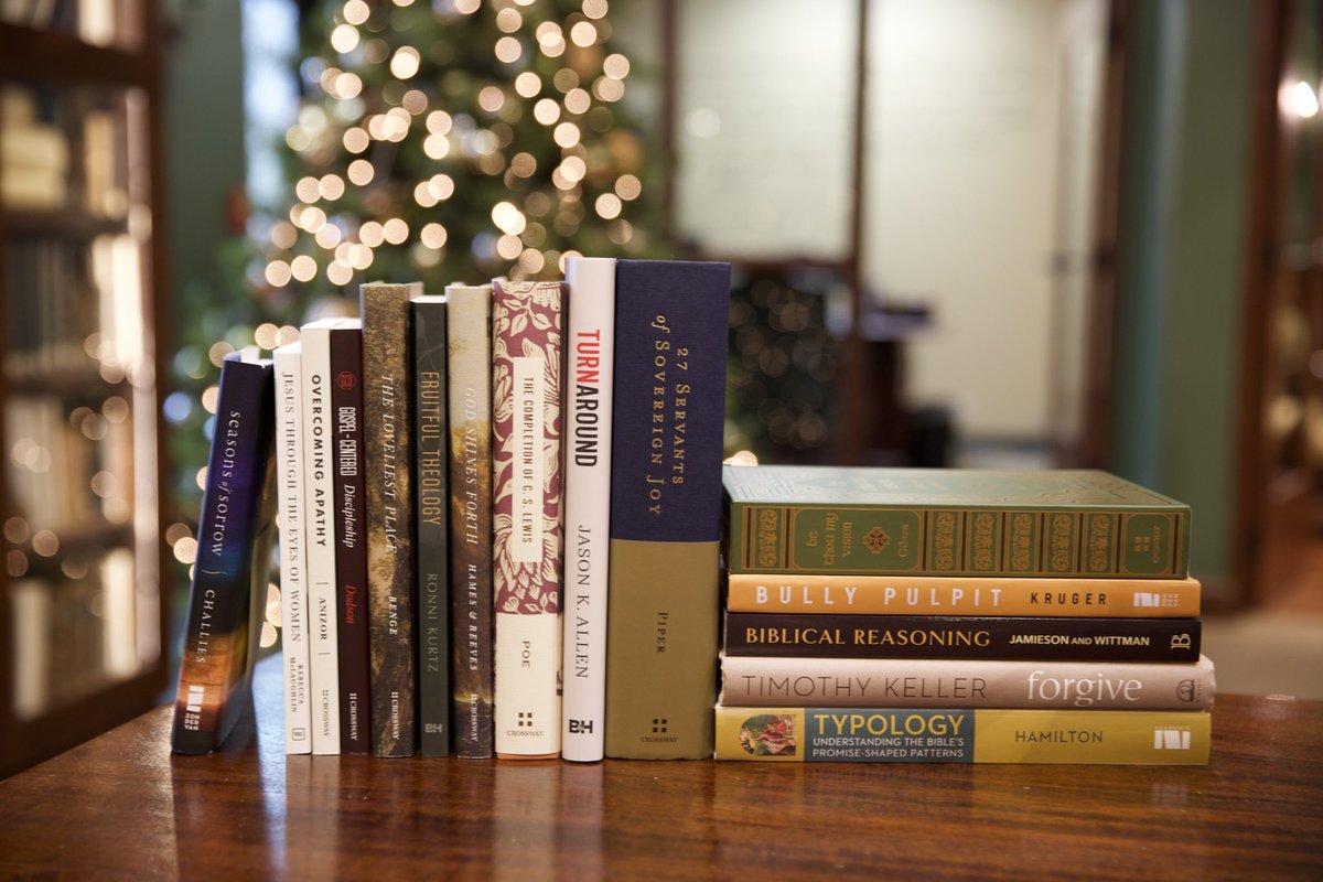 ✨GIVEAWAY✨Yesterday we released our 2022 FTC Book Awards. Today we want to gift them to you! 🎁📚

LIKE + FOLLOW + RT for a chance to win.