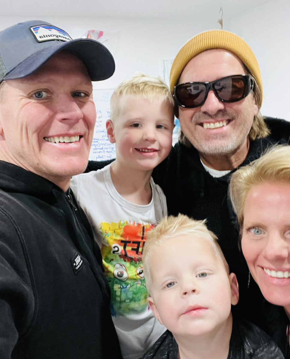 NFTTHEMOVIES's tweet photo. Family is our #1. We have very exciting and important work to do, but let’s never forget how important family is. They sure do love their uncle Jeff and thats because of the time and love that is shown.❤️❤️❤️ #love #passion #nft #NFTCommunity #family https://t.co/kFZQqIDMtk