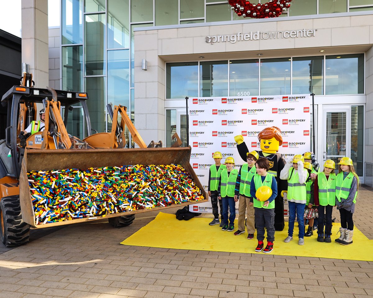 Springfield Town Center tweet media