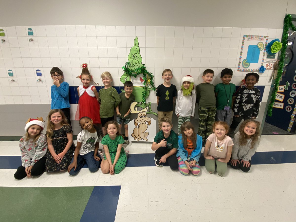 wles1stgrade's tweet photo. Feeling Grinchy on Grinch day yesterday! https://t.co/5riEcH8bF5