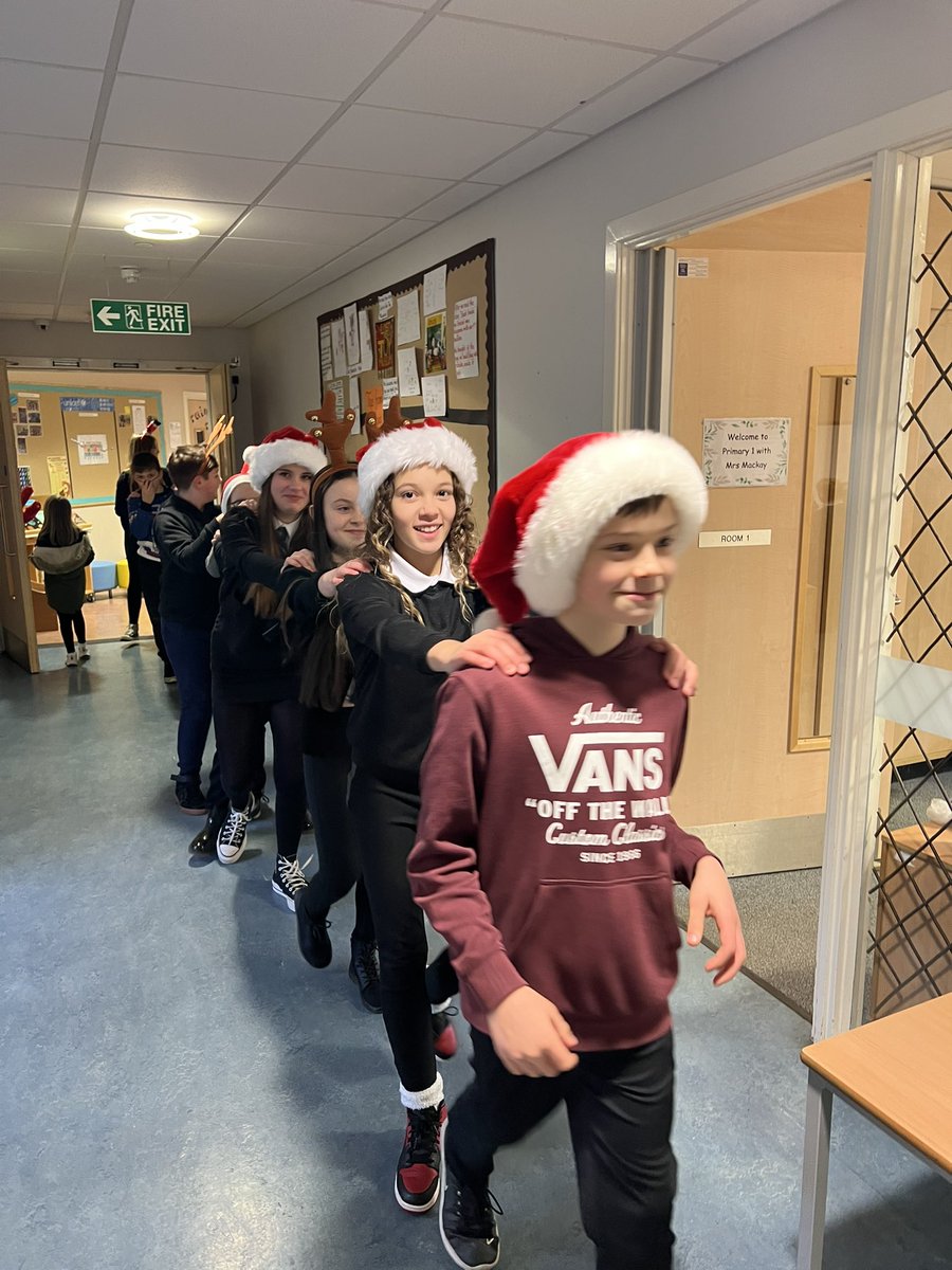 Parkhill_PS's tweet photo. The weather outside was frightful! So P6/7 did a festive conga round the school. #adventfun https://t.co/zJLRSdkcR8