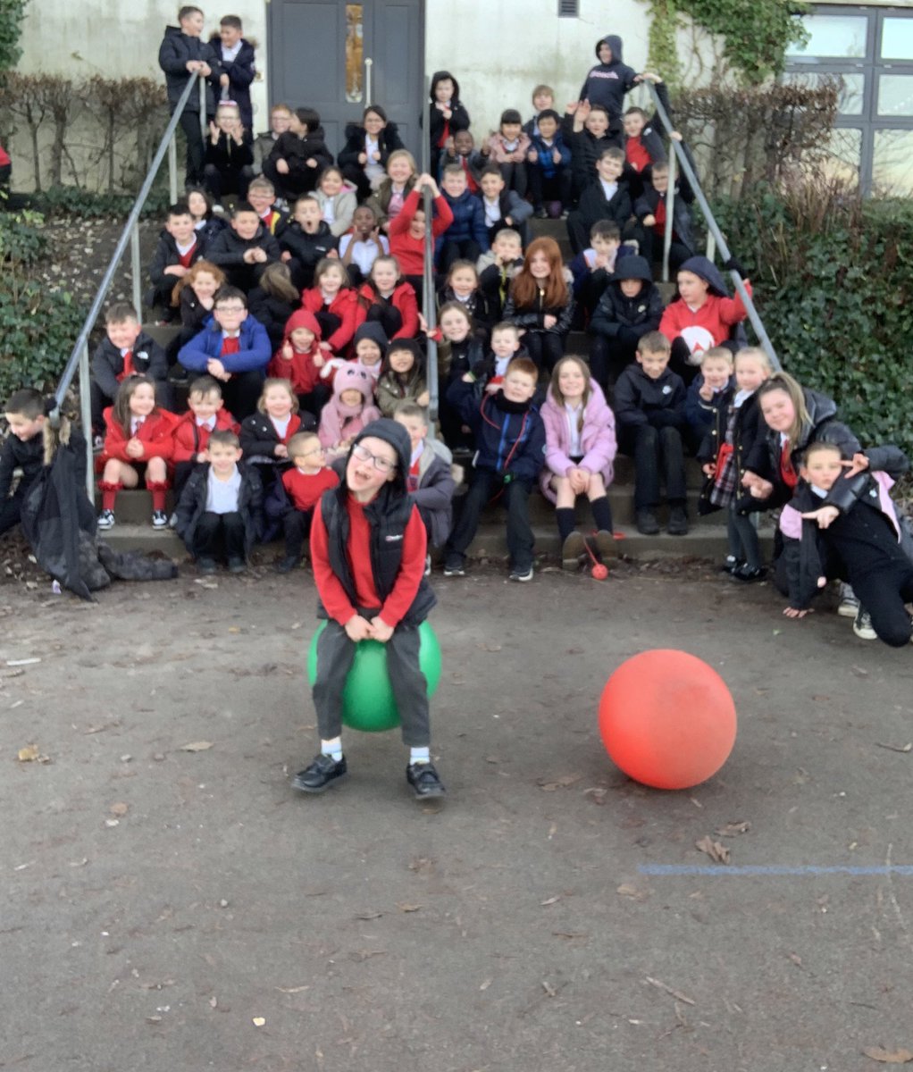 AntoninePrimary's tweet photo. Our winning House of the Month was…🟡Topaz!🟡The children enjoyed an extra play this afternoon as a treat! Well done to all! 🔴🔵🟢🟡 ⭐️💫#AgentAimHigh https://t.co/6Mxpyhl1YL