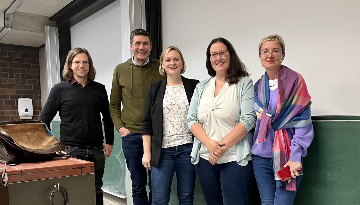 Zeymer Lab (@cathleenzeymer) on Twitter photo Thanks a lot Lena <a href="/DaumannL/">Daumann Lab</a> for visiting us today and giving a great lecture in the OC/BC Colloquium <a href="/TU_Muenchen/">TU München</a>
<a href="/StorchLab/">StorchLab</a> @MedBioinorgChem <a href="/Bach_Lab/">Bach Lab</a>
#lanthanide #biochemistry Thanks a lot Lena <a href="/DaumannL/">Daumann Lab</a> for visiting us today and giving a great lecture in the OC/BC Colloquium <a href="/TU_Muenchen/">TU München</a>
<a href="/StorchLab/">StorchLab</a> @MedBioinorgChem <a href="/Bach_Lab/">Bach Lab</a>
#lanthanide #biochemistry