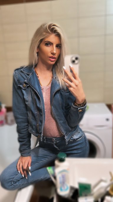 Cold day 🥶  Discount on my Onlyfans page 🤍 https://t.co/ZKi3bGqgfp<a href="/tag/firework"class="tags"><span>#firework</span></a><a href="/tag/missyluv"class="tags"><span>#missyluv</span></a><a href="/tag/imhungarian"class="tags"><span>#imhungarian</span></a>