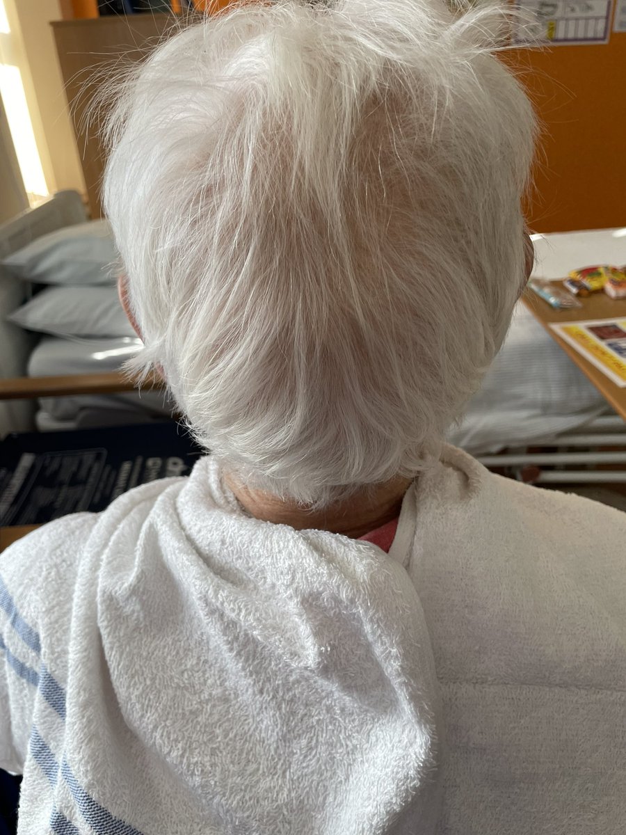 F5Ward's tweet image. It’s not just our ladies on F5 that like their hair doing ,😀 lovely gentleman going home shortly and knew he wouldn’t get chance to go for a trim before Xmas 🎄 so I gave him a little trim ready for home 🏡