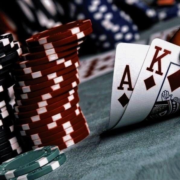 RoyalflushBooze's tweet photo. “Aces are larger than life and greater than mountains.”

🥃asshole

🥃aggressive

🥃patient (mostly)

🥃irritable

🥃stubborn https://t.co/Y2KVElW5N4