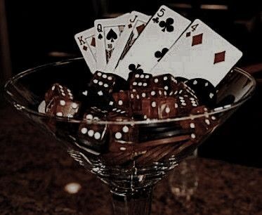 RoyalflushBooze's tweet photo. “Aces are larger than life and greater than mountains.”

🥃asshole

🥃aggressive

🥃patient (mostly)

🥃irritable

🥃stubborn https://t.co/Y2KVElW5N4