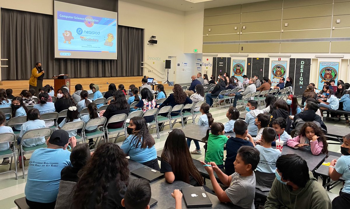IT’s Happening @LraOwls @LASchools @ITI_LAUSD @lausdLDE Principal Reina Schaffer inspires our next generation of women tech leaders by providing relevant and engaging learning experiences during #CSedweek2022 #CS4LAUSD