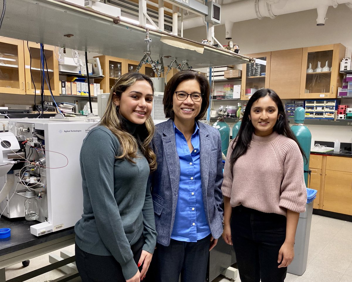 UB Aga Lab (@ubagalab) on Twitter photo It was great having Ella Castrillon from <a href="/OssiningSchools/">Ossining UFSD</a> in the lab this week. Ella is an enthusiastic young researcher still in High School. She is interested in the chemical contaminants found in the Hudson river estuary.
<a href="/UBChemistry/">UB Dept of Chemistry</a>
#STEMeducation #womeninscience It was great having Ella Castrillon from <a href="/OssiningSchools/">Ossining UFSD</a> in the lab this week. Ella is an enthusiastic young researcher still in High School. She is interested in the chemical contaminants found in the Hudson river estuary.
<a href="/UBChemistry/">UB Dept of Chemistry</a>
#STEMeducation #womeninscience