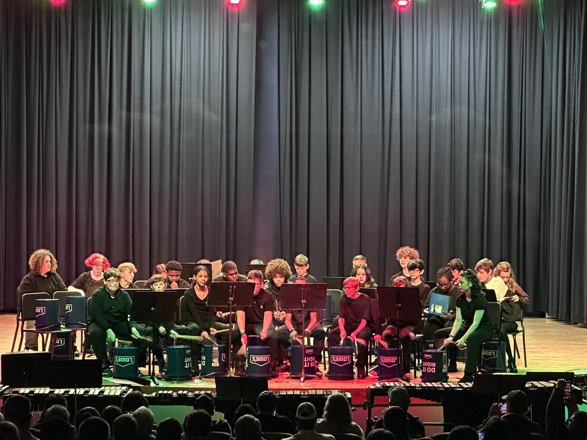 Warren East Bands tweet media