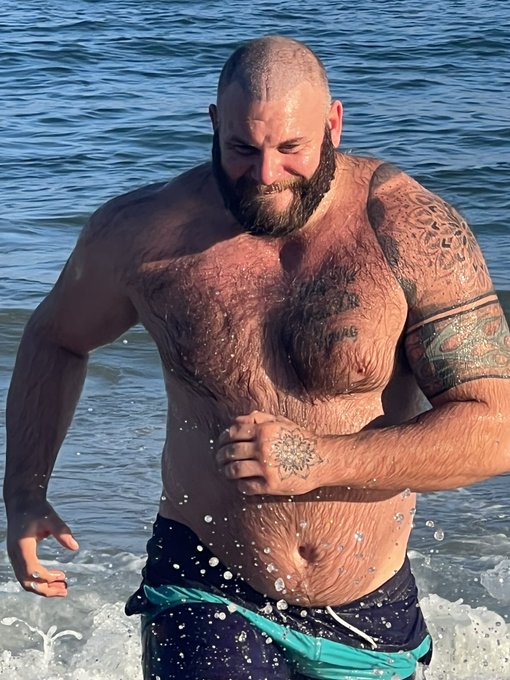 Freezing my nuts off with 1 degrees ? but I love it really. It definitely helps with my mental health