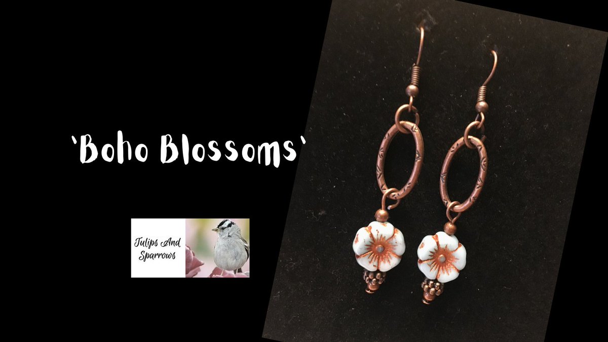#flowerearrings #czechglassjewelry #czechglassearrings #copperearrings #copperjewelry #bohoearrings #bohojewelry #bluejewelry #blueearrings tulipsandsparrows.etsy.com
