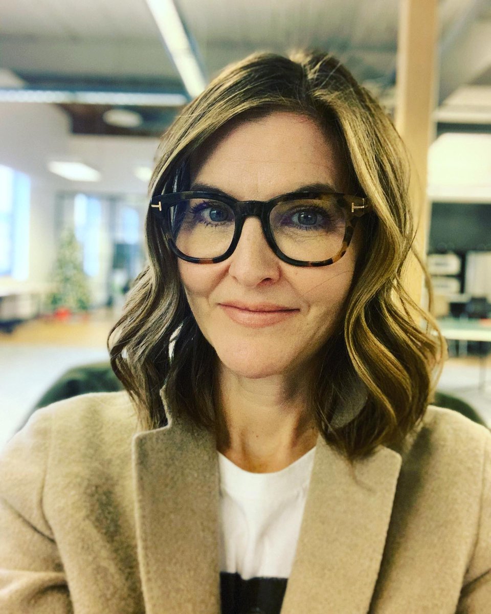 redbloomsalon's tweet image. We haven't shared a #RedbloomInRealLife in a while, and with a selfie this 🔥 we couldn't help ourselves! We love when you tag us in that fresh hair feeling selfie!