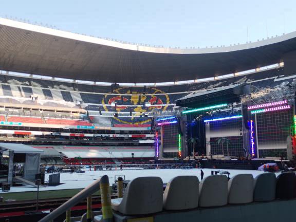 ailoviutl's tweet photo. Estadio Azteca, la playa está lista 🏝️🌴

Bad Bunny #WorldHottestTour 🏟️

El conejo malo cerrará su gira en el coloso de Santa Úrsula el 9 y 10 de Diciembre 🐰 https://t.co/swgUvrpRcN