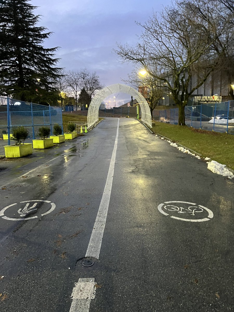 jencloss's tweet photo. Ok this is great. It’s blocked for their drive-thru light display. Thank goodness we have a safe space for cars to enjoy the city’s 2nd largest park. @PNE_Playland @CityofVancouver @ParkBoard https://t.co/ccyG1pupT6