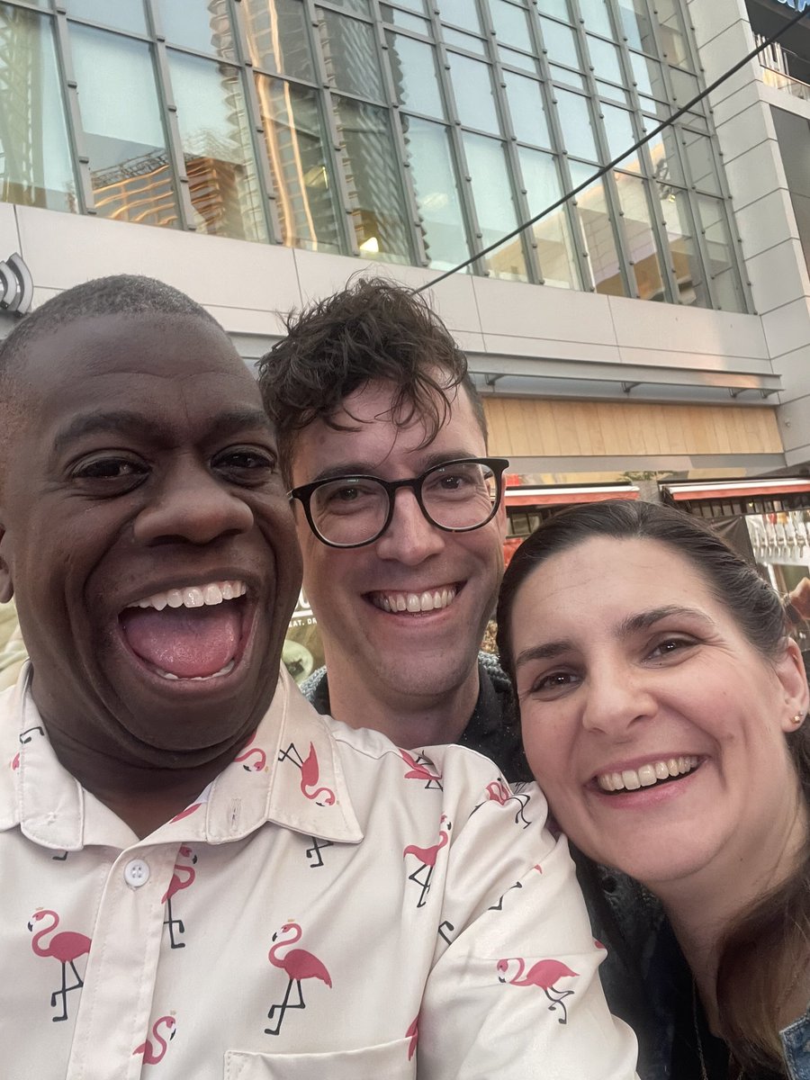 GordonBellamy's tweet image. #TheGameAwards  #BestLive so glad to be back here with our gaming family     #FutureClass winner @abby_sherlock x @sydsogood  #USC #USCGames oh Al Pacino just stopped by