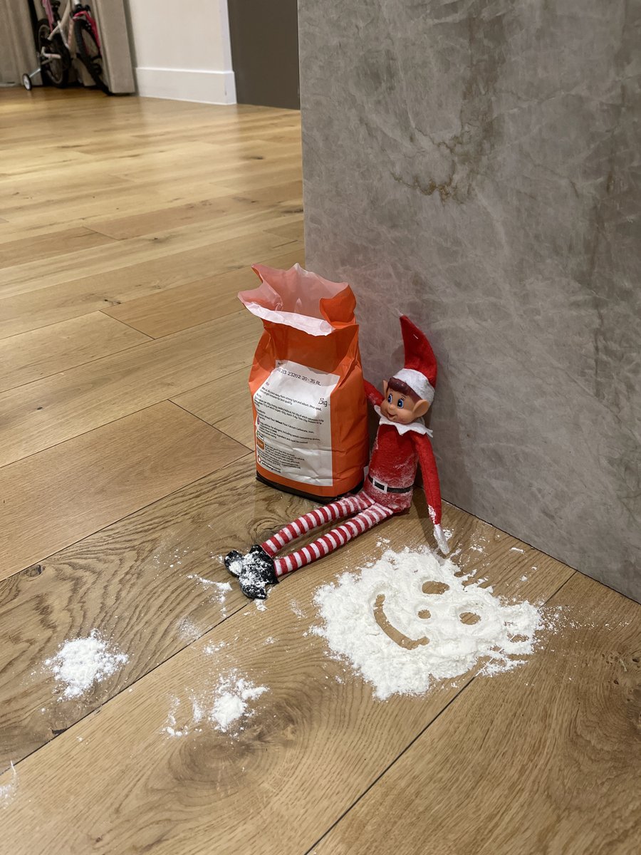 NepentheZ on Twitter "I’ve been doing naughty elf / elf on the shelf