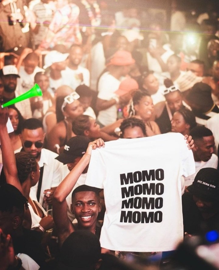 reikaantse's tweet photo. happy national kelvin momo day.🥺 https://t.co/x9SJl43Zdp